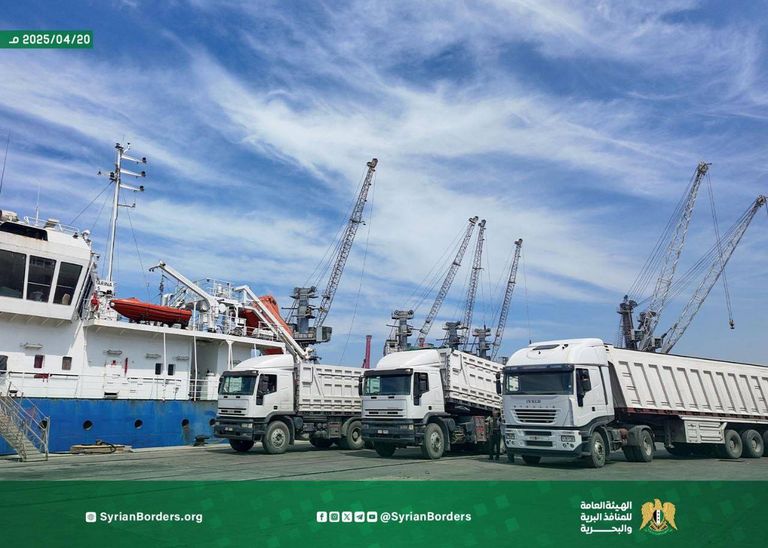 وصول باخرة على متنها 6600 طن قمح إلى ميناء اللاذقية في سوريا