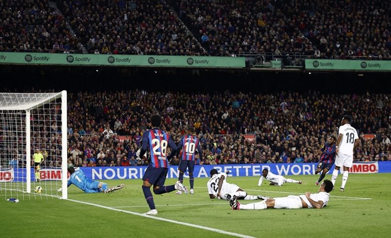 برشلونة وريال مدريد البرتغالي كريستيانو رونالدو