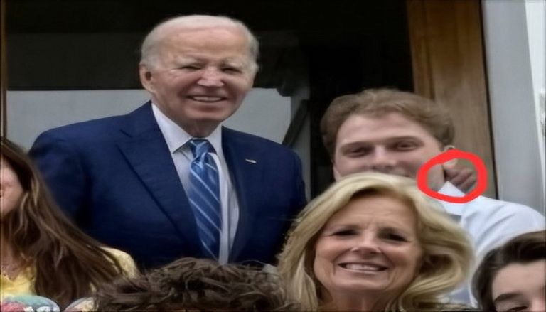 صورة بايدن مع عائلته