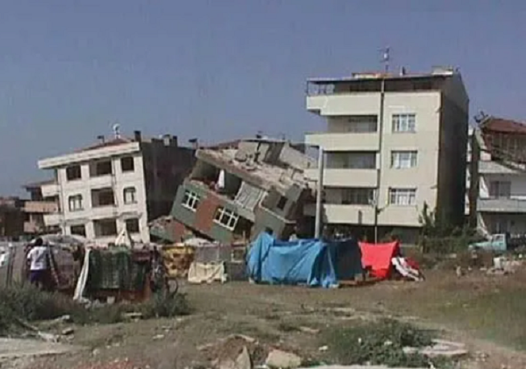  زلزال إزميت عام 1999 - أرشيفية