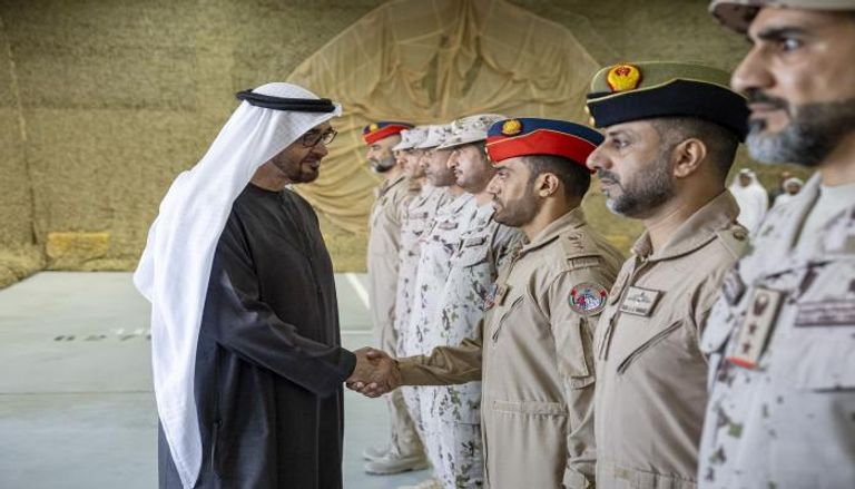 الشيخ محمد بن زايد آل نهيان يزور قيادة لواء خليفة بن زايد الثاني المحمول جواً