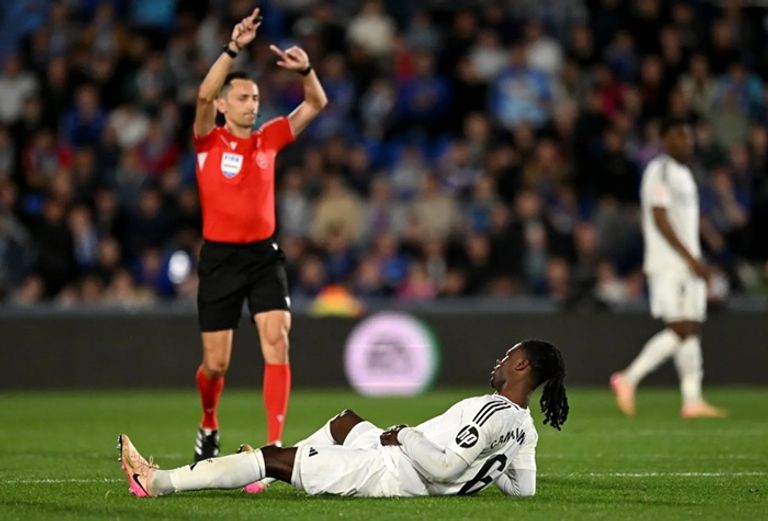 إدواردو كامافينغا ريال مدريد وبرشلونة