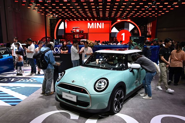 معرض شنغهاي للسيارات - أ ف ب معرض شنغهاي للسيارات - أ ف ب