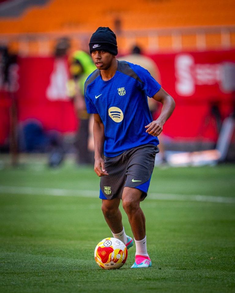 لامين يامال لامين يامال نجم برشلونة الواعد