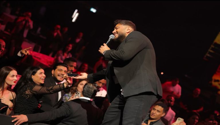 تامر حسني يوضح تفاصيل مشاركته في حفل قصر البارون