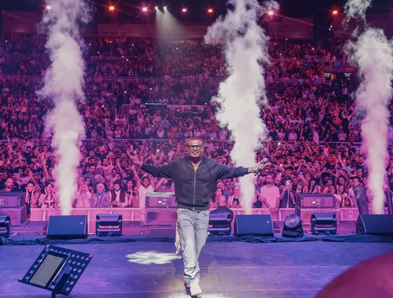 قرار جديد من فريق عمرو دياب بشأن الشاب المصفوع قرار جديد من فريق عمرو دياب بشأن الشاب المصفوع