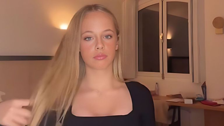 ساركوزي وابنته جيوليا