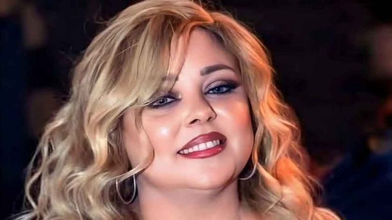 الفنانة السورية سمر عبد العزيز