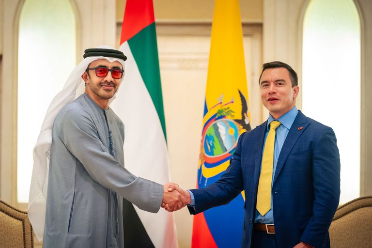 عبدالله بن زايد ورئيس الإكوادور يبحثان تعزيز علاقات التعاون