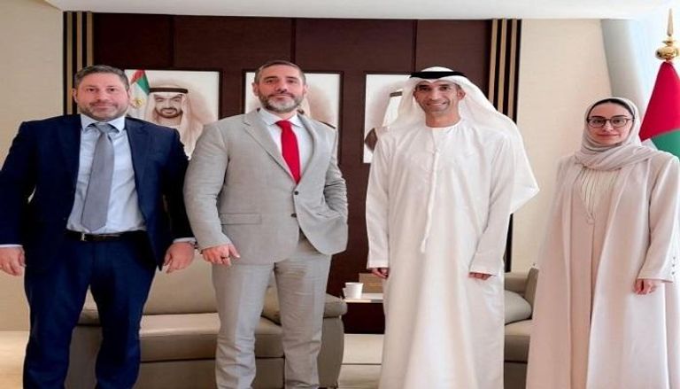 ثاني الزيودي ومسؤولو الشركة