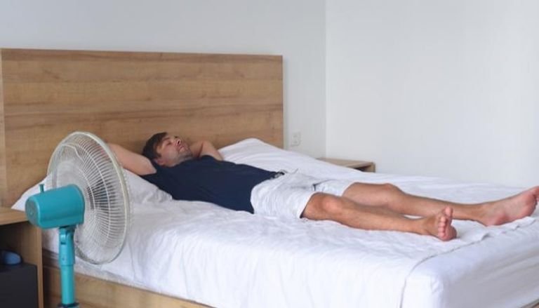 إجراءات وقائية تقلل من أضرار تشغيل المروحة أثناء النوم