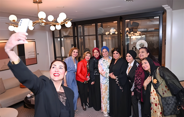 نجوم الفن في حفل تجهيز 200 عروسة