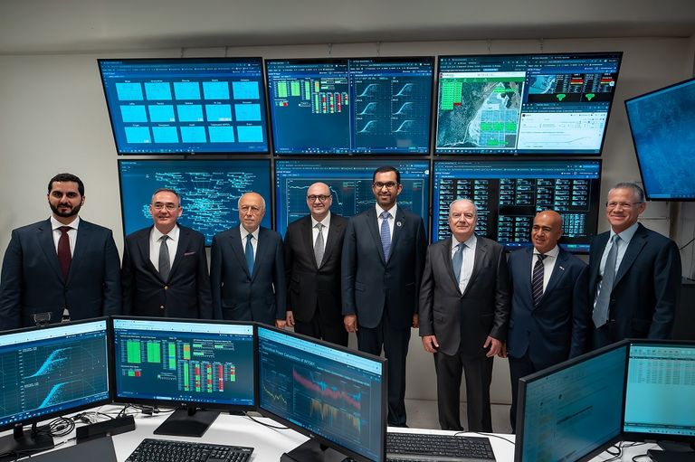 مراسم استكمال الاستحواذ جانب من جولة سلطان الجابر في «تيرنا إنرجي»