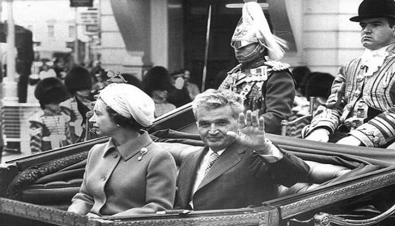 الملكة إليزابيت