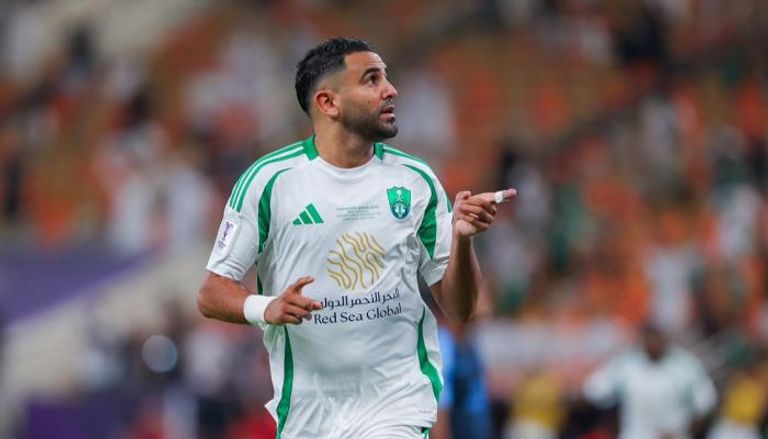 رياض محرز نجم الأهلي السعودي