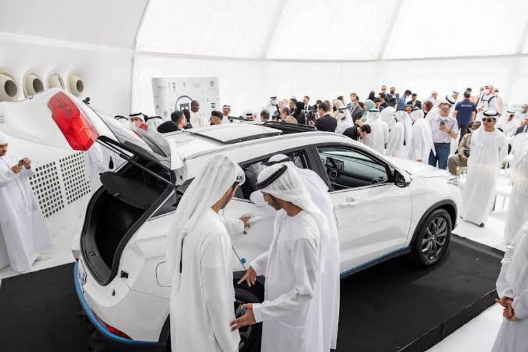 تطور السيارات الكهربائية في الإمارات