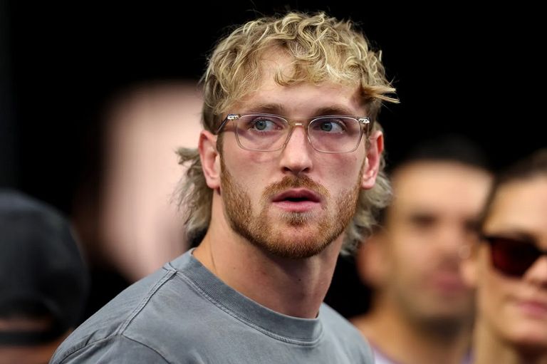 ميسي وحارسه ياسين تشيوكو