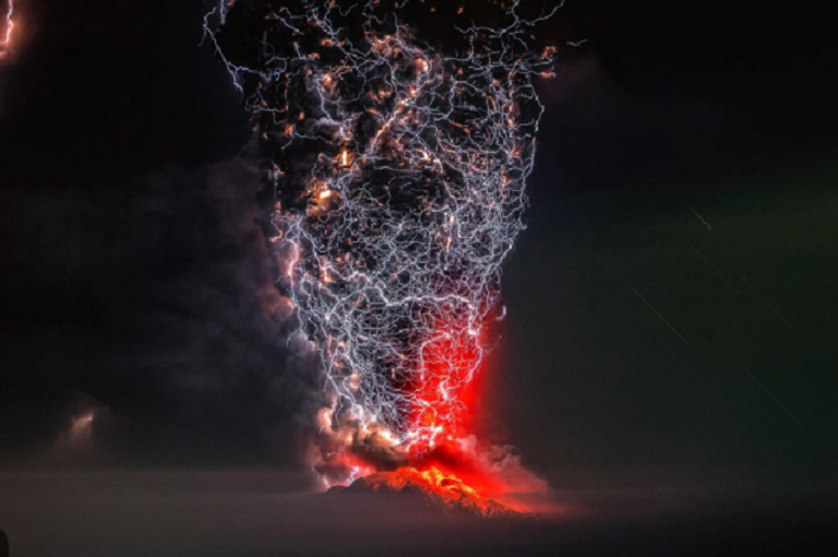 البرق البركاني