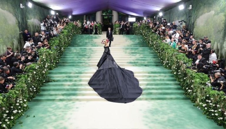 نيويورك تستقبل النجوم استعدادا لحفل Met Gala 2025