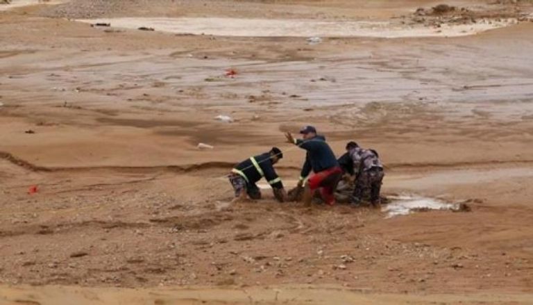 مقتل بلجيكية وابنها في السيول جنوب الأردن