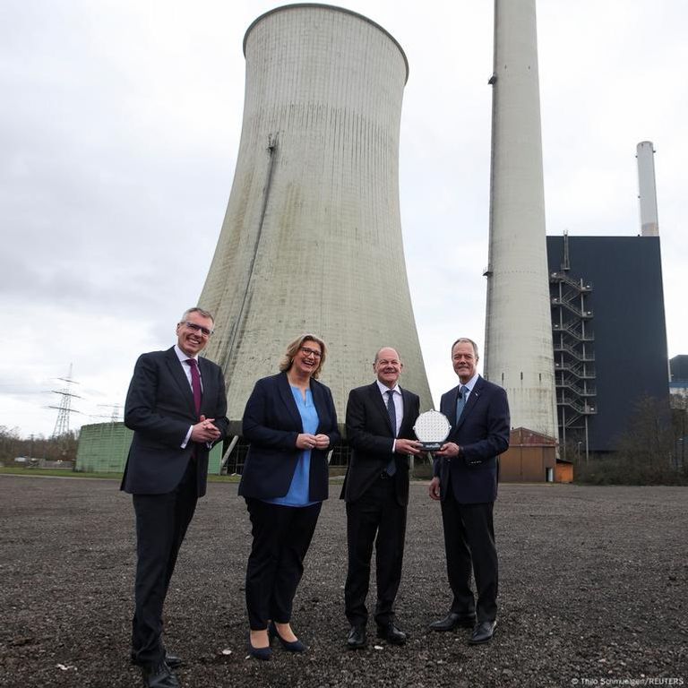 منظر عام لمحطة الطاقة إنسدورف للفحم - رويترز