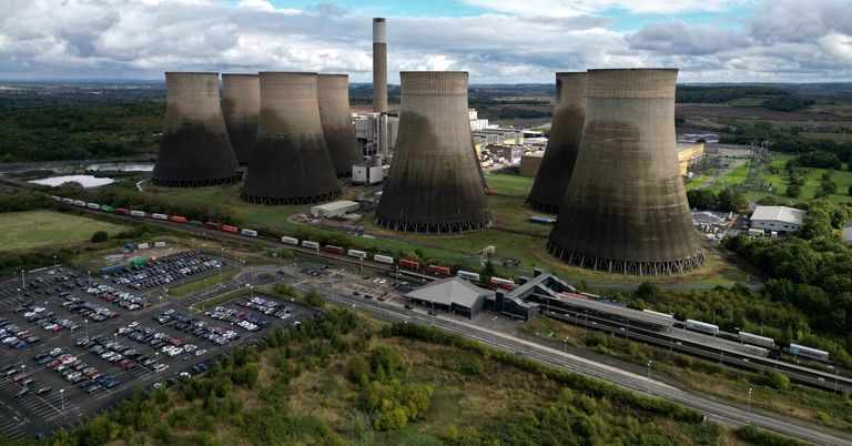 منظر عام لمحطة الطاقة إنسدورف للفحم - رويترز