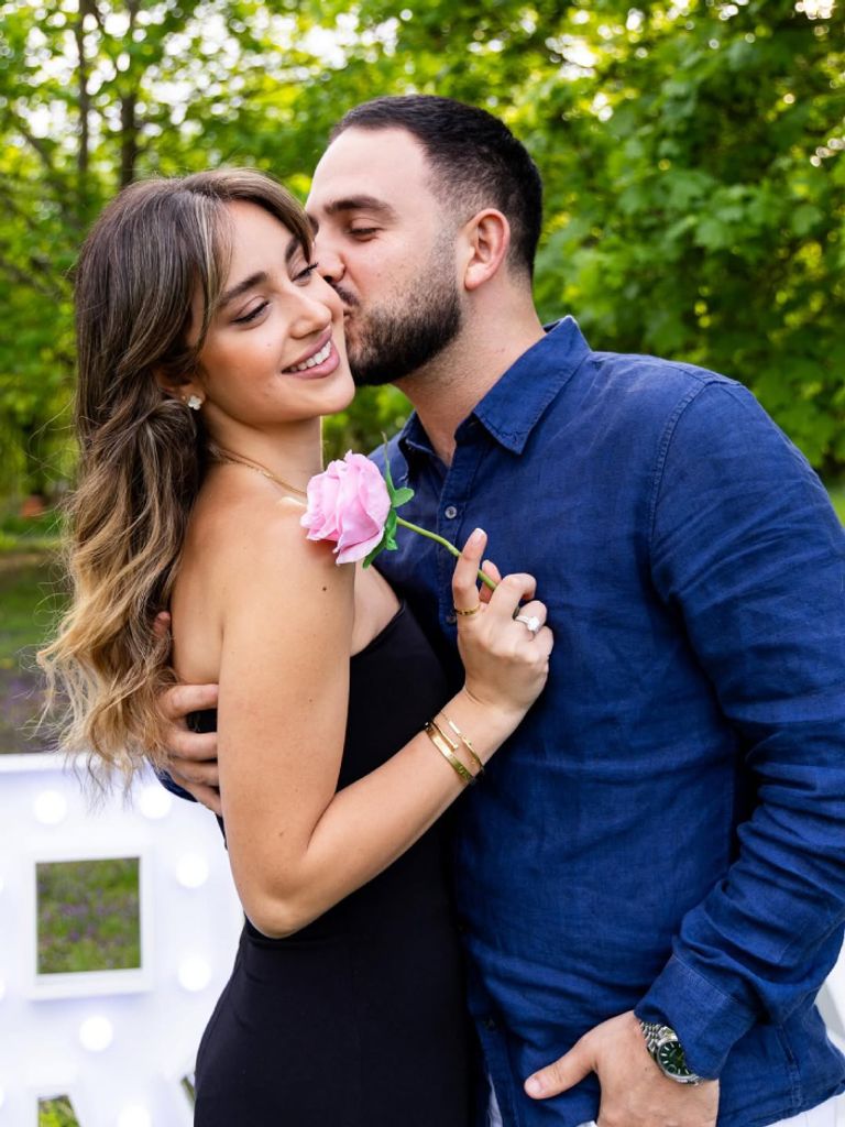 ريان حركة تحتفل بخطوبتها في أجواء رومانسية ريان حركة تحتفل بخطبتها في أجواء رومانسية