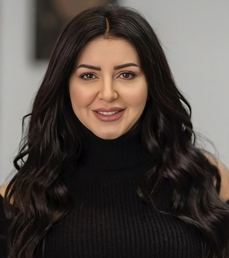 الفنانة إيناس النجار