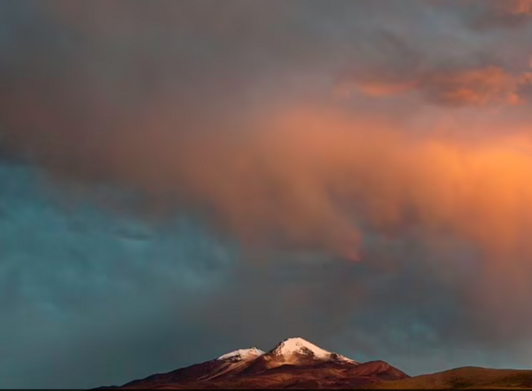 تحذيرات من انفجار بركان أوتورونكو في بوليفيا
