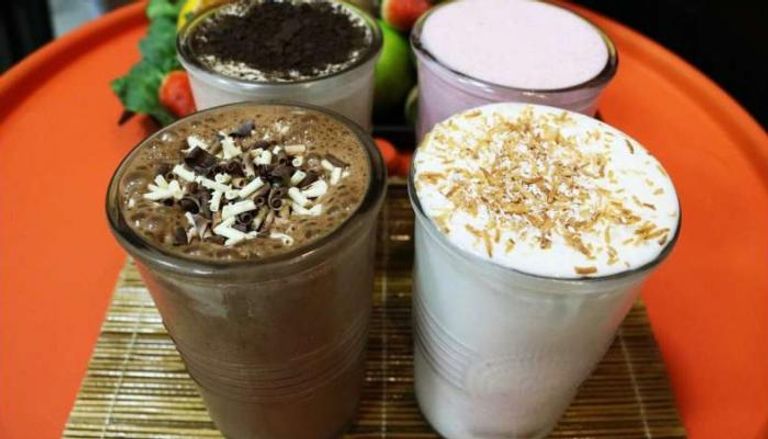 بريطانيا تتجه لفرض "ضريبة الميلك شيك"
