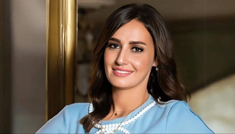 الفنانة حلا شيحة