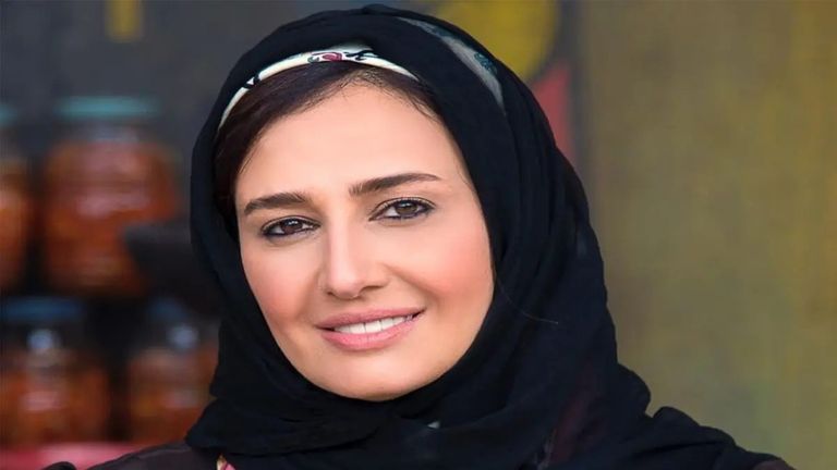 الفنانة حلا شيحة