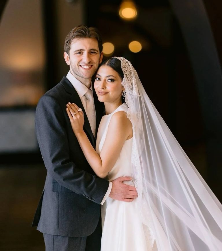 الفنانة مي الغيطي