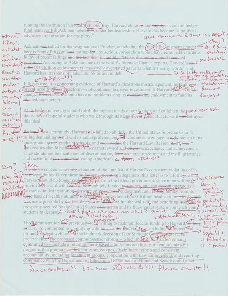 خطاب تحذيري من وزيرة التعليم الأمريكية وزيرة التعليم الأمريكية ليندا ماكماهون