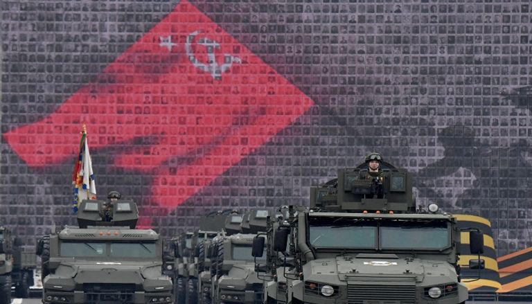 قوات روسية في ساحة دفورتسوفايا خلال بروفة العرض العسكري بمناسبة يوم النصر