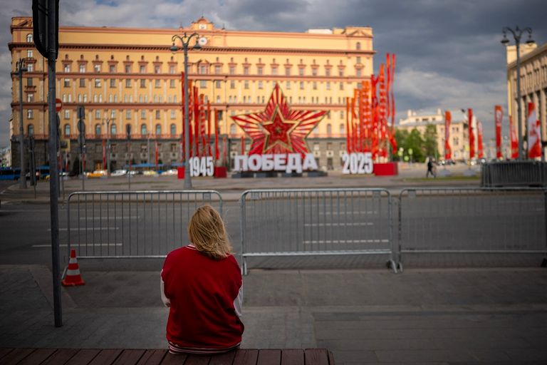 قوات روسية في ساحة دفورتسوفايا خلال بروفة العرض العسكري بمناسبة يوم النصر