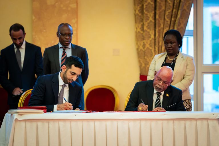 جانب من لقاء رئيس أوغندا والشيخ عبدالله بن زايد آل نهيان