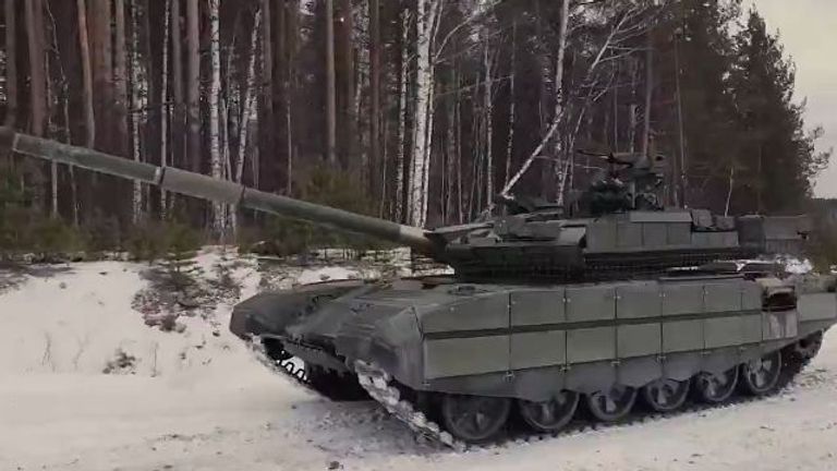 دبابة تي-90 الروسية