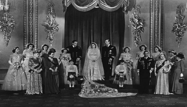 السر المخفي في فستان زفاف الملكة إليزابيث السر المخفي في فستان زفاف الملكة إليزابيث