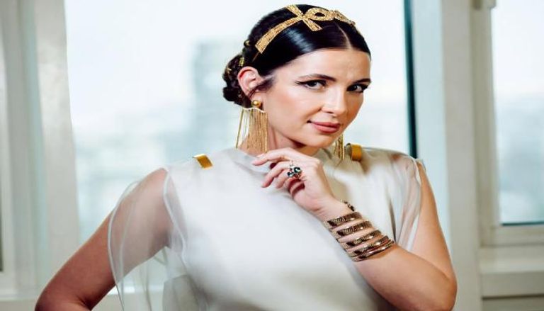 شام الذهبي بإطلالة جديدة
