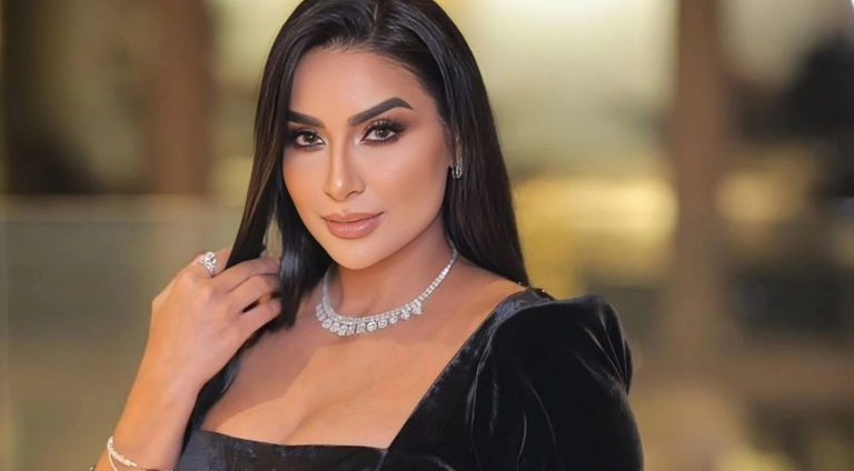 الفنانة جوري بكر