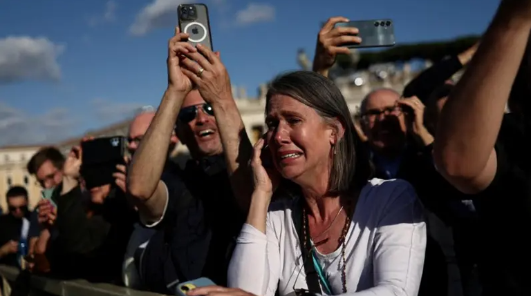 فرحة اختيار البابا الجديد