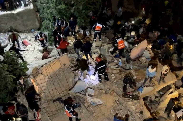 موقع المبنى المنهار في فاس