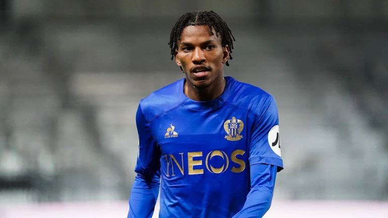 هشام بوداوي هشام بوداوي، نجم منتخب الجزائر