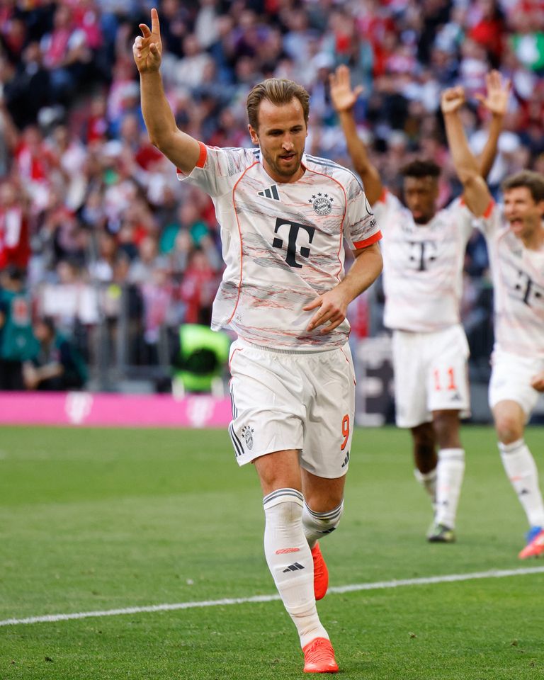 هاري كين وتوماس مولر ضمن احتفالات بايرن ميونخ