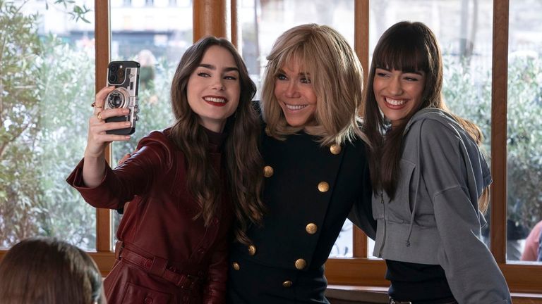 إيميلي في باريس