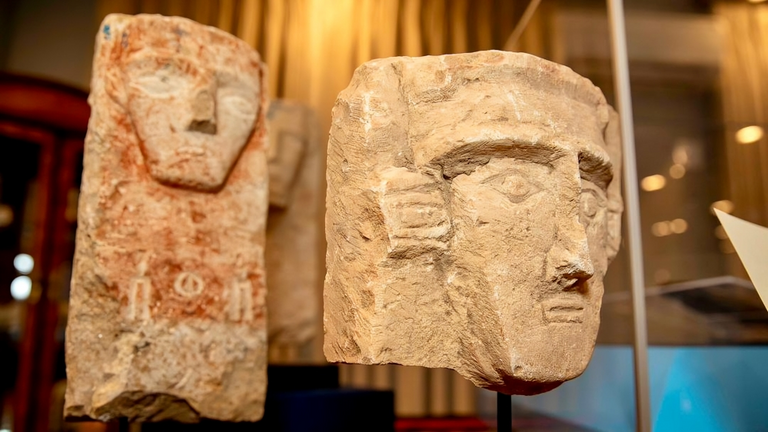 قطع أثرية يمنية قطع أثرية يمنية