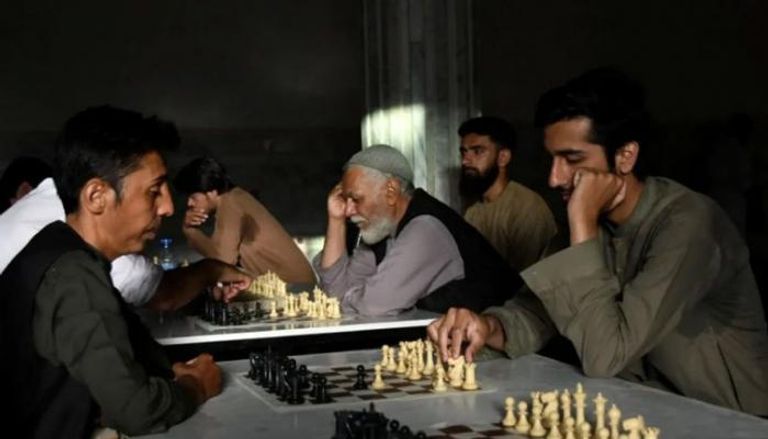 «طالبان» تحظر لعبة الشطرنج