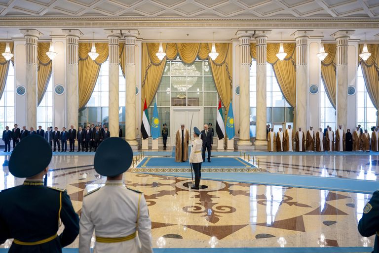 جانب من مراسم استقبال ولي عهد أبوظبي