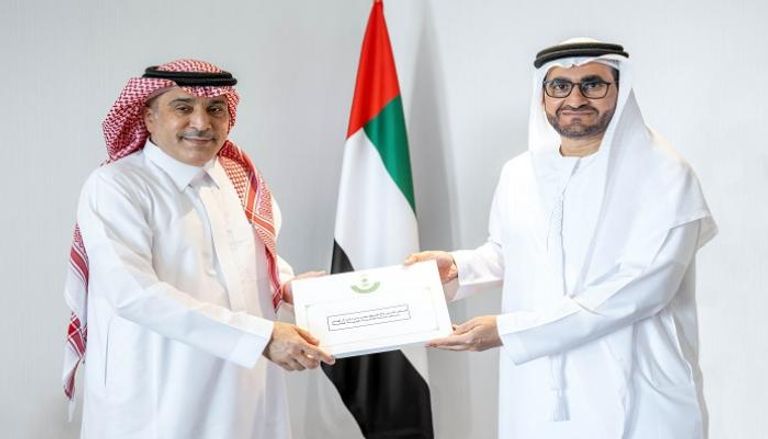 وكيل وزارة الخارجية الإماراتية يتسلم الدعوى